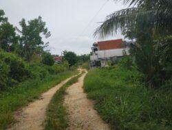 Warga RT.34 lorong Sion, Kelurahan Pasir Putih, Keluhkan Jalan Lingkungan Tak Kunjung di Perbaiki