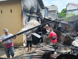 Satu unit Rumah Warga di Perumahan Bungo Persada Indah ludes di lalap si Jago Merah